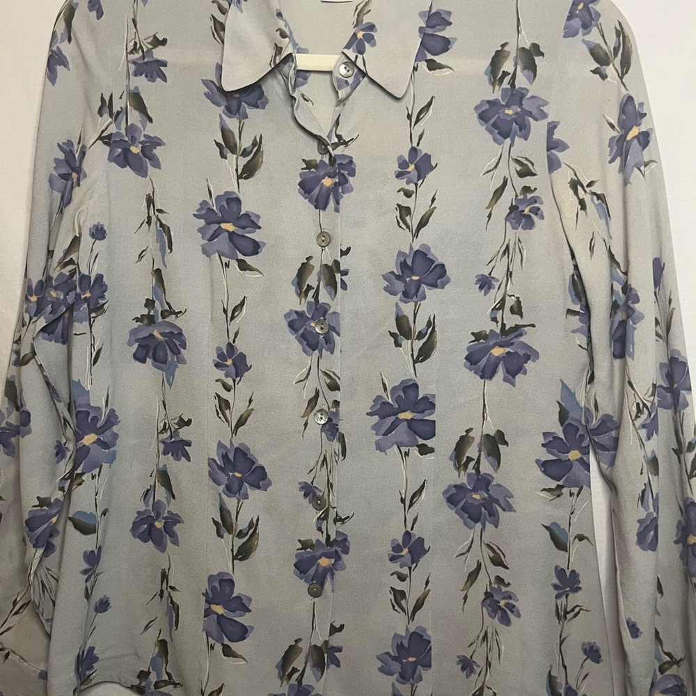 Vintage - Talbot’s silk Blue Floral Button-Up Blouse